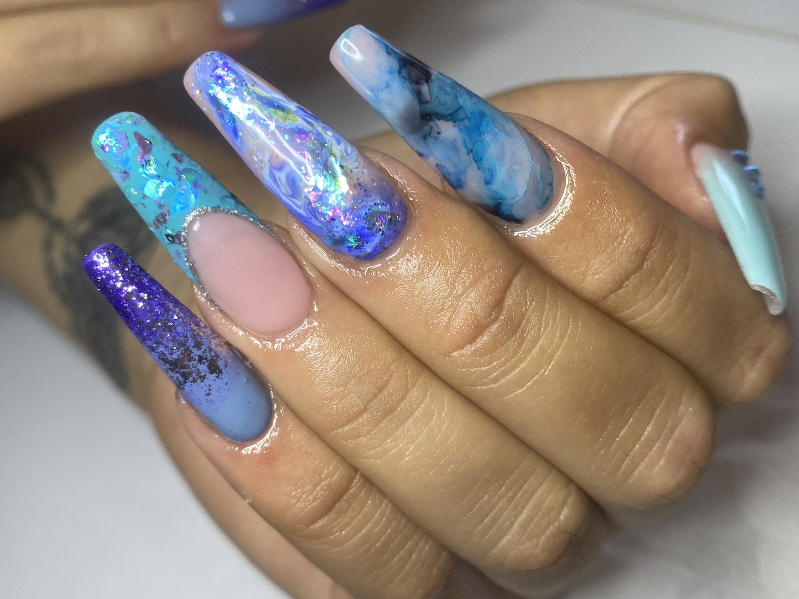 Anais nails 77