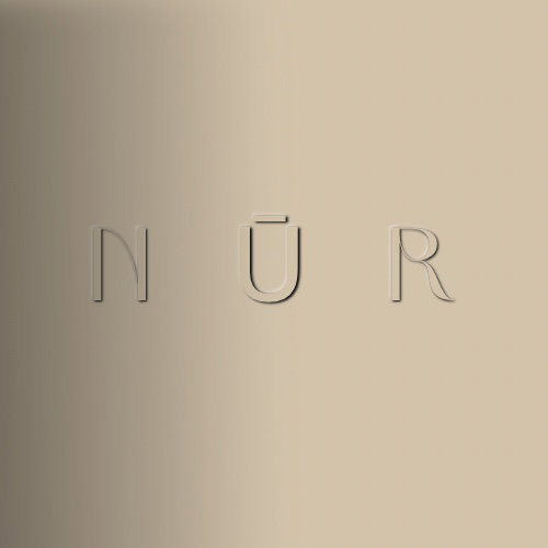 Nūr
