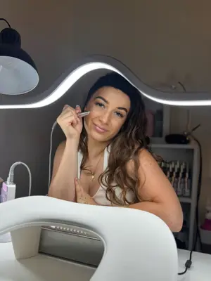 Crush Nails