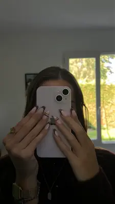 Cla_making_nails