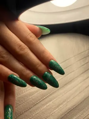 Amber nail's