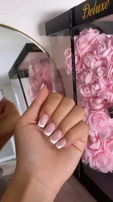glossy.nails_68