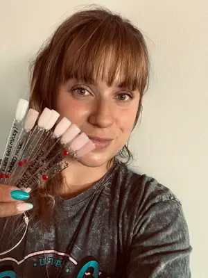 Nails by V