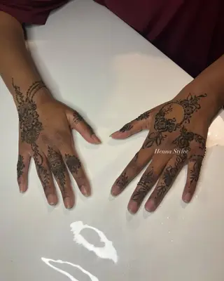 Hen_nastylee