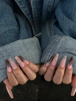 glorio_nails