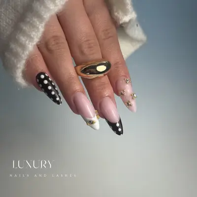 Luxury.nailsandlash