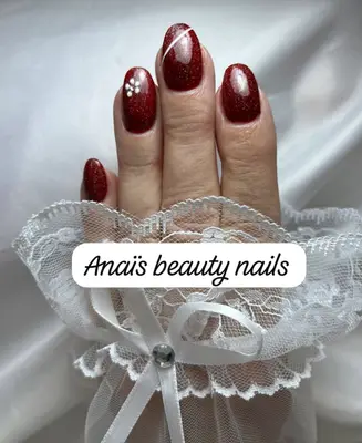 anais beauty nails