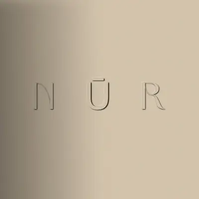 Nūr