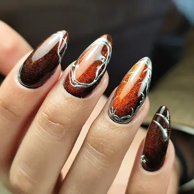 Mia Nail's