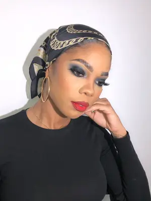 Lia Body Nails