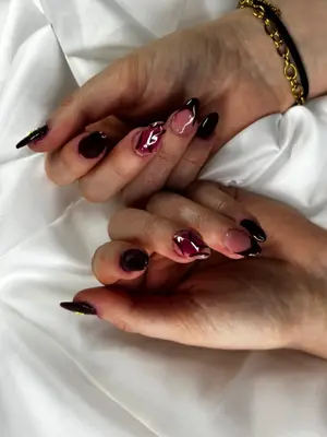 Athenails