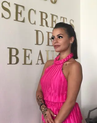 anya_beauty_lips