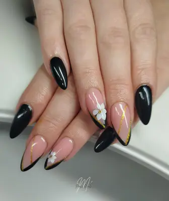 Meg Nails 24
