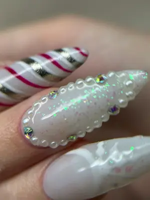 Les ongles de Mademoiselle