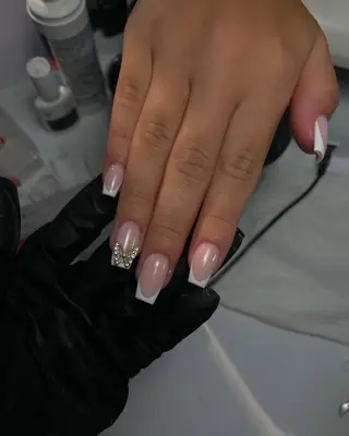 NAILS LUXURY