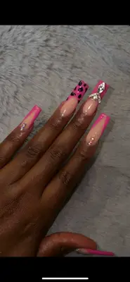 ADDICT' TOO NAILS