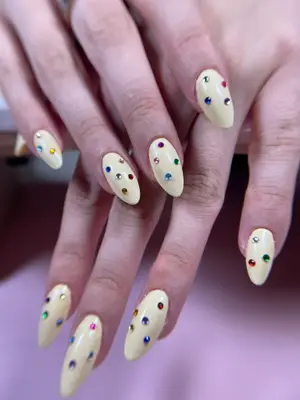 Louthy_nails