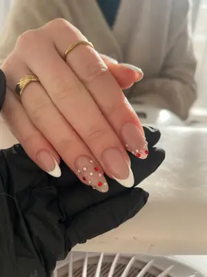 Lola nail