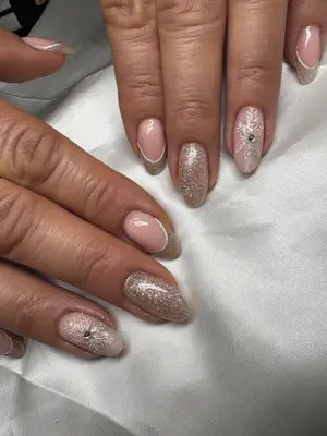 Elle, fee des ongles