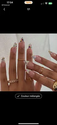 GlossyNailStudio