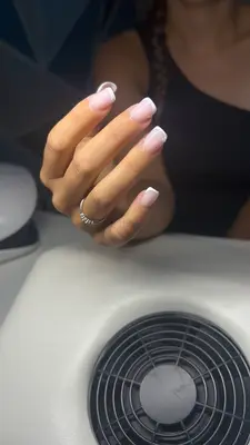 nails_byzwnt