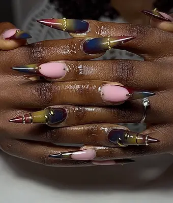Lowri_nails
