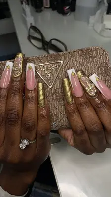 Oumouhair_9nail
