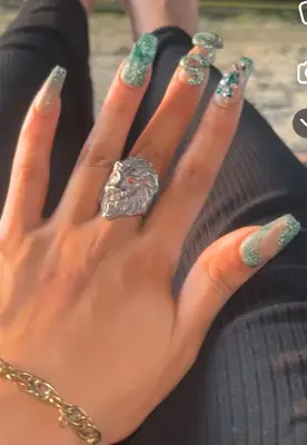 Maria’s Nails