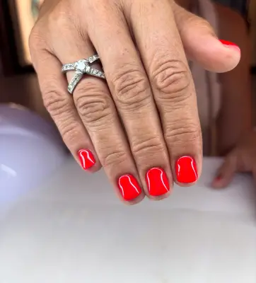 Glow nails